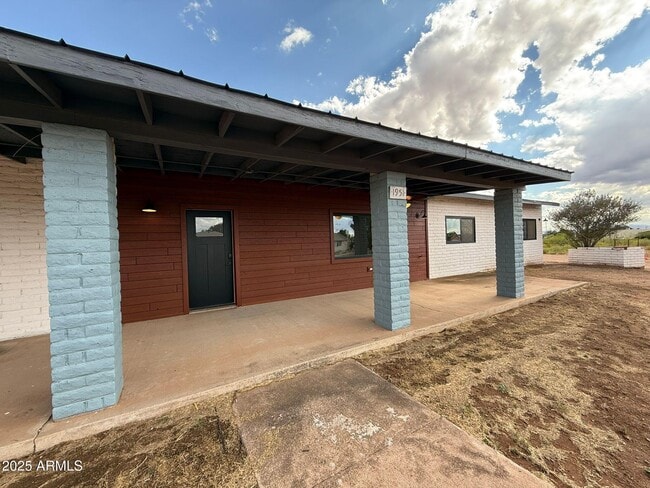 Building Photo - 1951 E 13th St