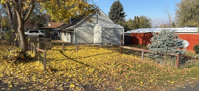 Building Photo - Charming and low-maintenance 2-bedroom, 1-...