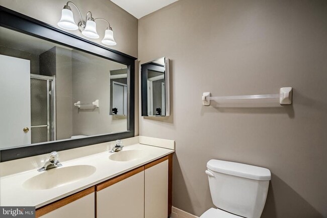 Building Photo - 801 Winchester Ct