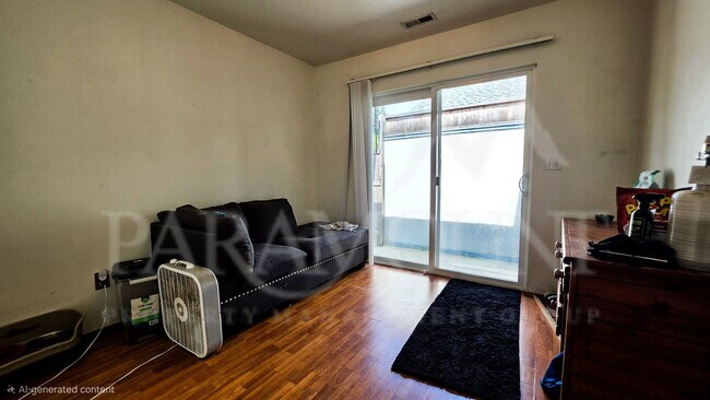 Building Photo - 3-Bedroom Pet-Friendly Unit in Port Orchard