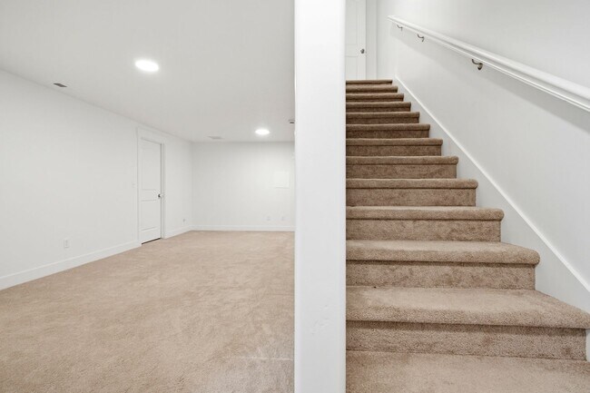Building Photo - 1627 W Talus Rdg Dr