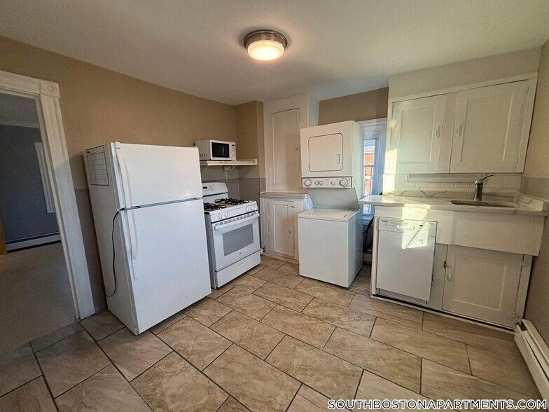 Building Photo - 4 Barrett Ave