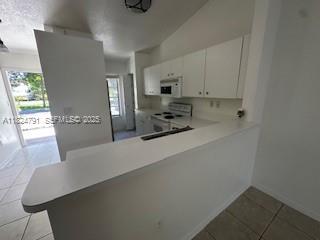 Building Photo - 401 NE 1st Ct