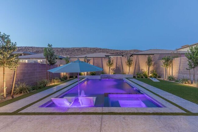 Building Photo - Luxury Henderson Retreat with Private Pool & Loft