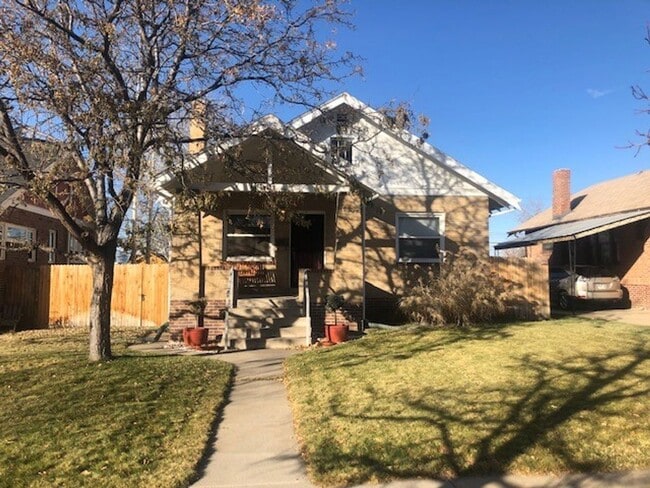 Building Photo - Large Backyard North of City Park in Denver