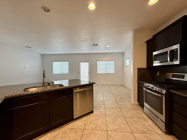 Building Photo - 4 BED, 2.5 BATH, 2 CAR-GARAGE, TWO-STORY, SINGLE FAMILY HOME FOR