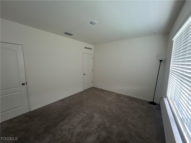 Building Photo - 4301 17th St SW