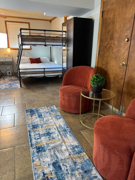 Building Photo - 3841 Dubois Dr