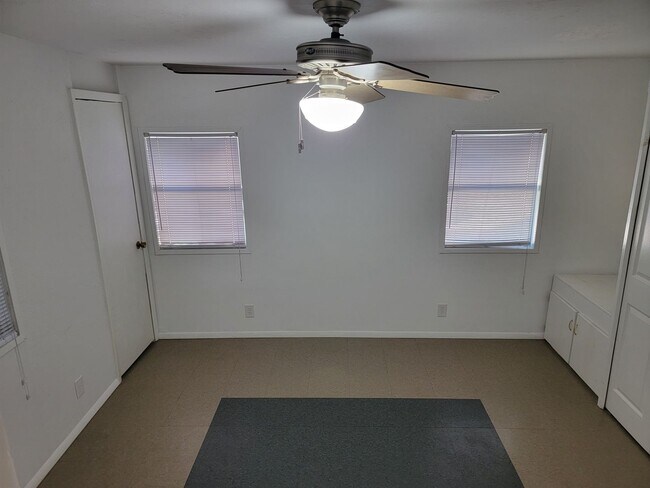 Building Photo - Peaceful 3/1 on over an Acre in Inverness!!!