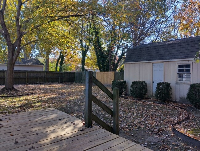 Building Photo - Beautiful 3bd/1.5ba with workshop and large backyard!