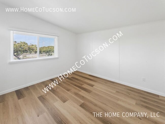 Building Photo - 5281 E Branding Iron Dr