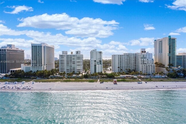 Building Photo - 5001 Collins Ave