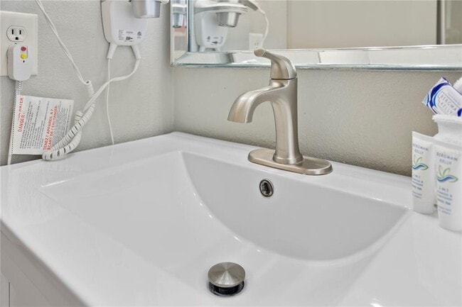 Building Photo - 3138 Britannia Blvd