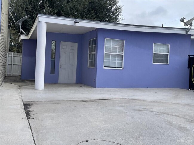 Building Photo - 13 W 18th St