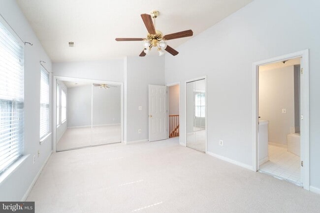 Building Photo - 413 Lakeview Ct