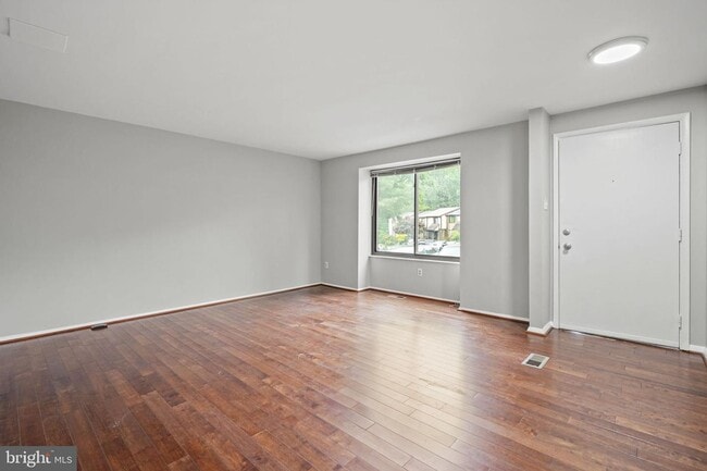 Building Photo - Welcome to Jackson Oak! This stunning 3-level townhome is now available for rent and offers the p...