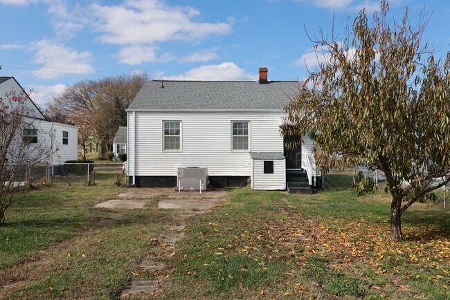 Building Photo - 1507 N 30th St