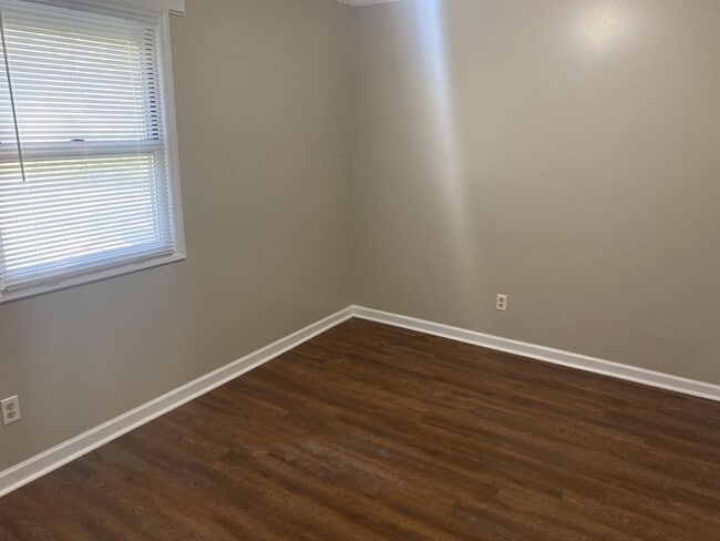 Building Photo - 4702 Rowland Ave