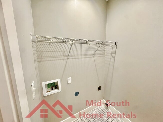 Building Photo - 441 Josephine St