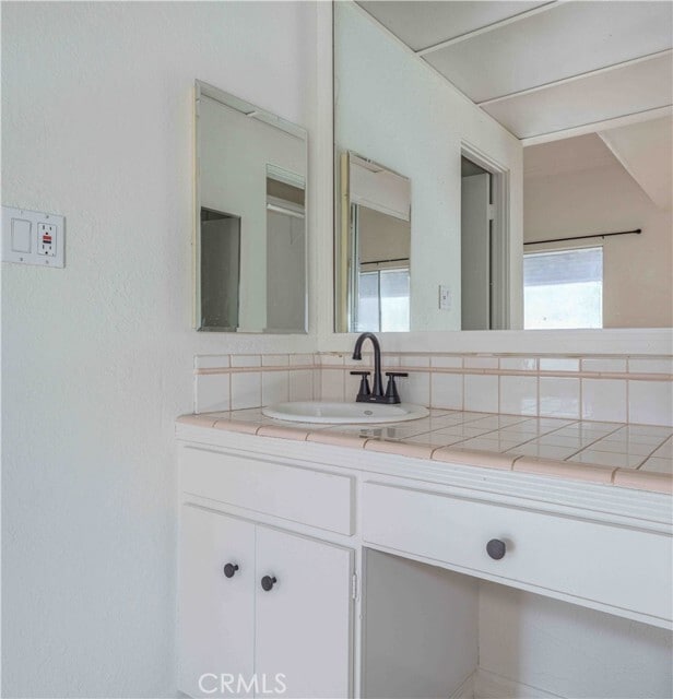 Building Photo - 6850 Citriadora Ct