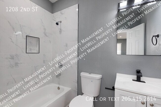 Building Photo - 1208 2nd St