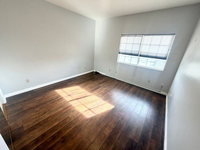 Building Photo - Spacious Modern Home with EV Charger, Solar & Gated 3-Car Garage