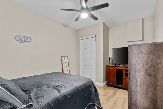 Building Photo - 4524 20th St SW