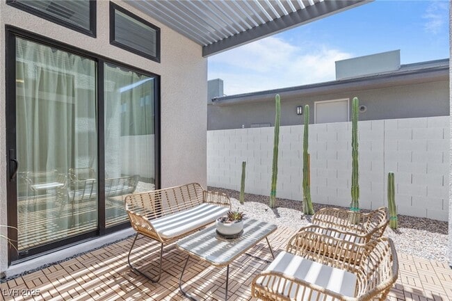 Building Photo - 10927 White Clay Dr