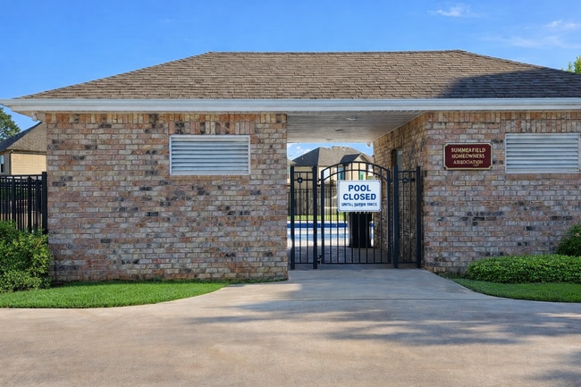 Building Photo - Live Where Comfort Meets Convenience in This Stylish 3 Bedroom Townhome