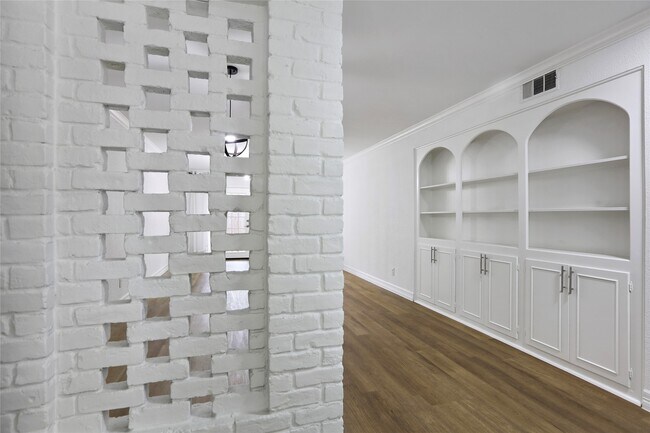 Building Photo - 857 Wax Myrtle Ln