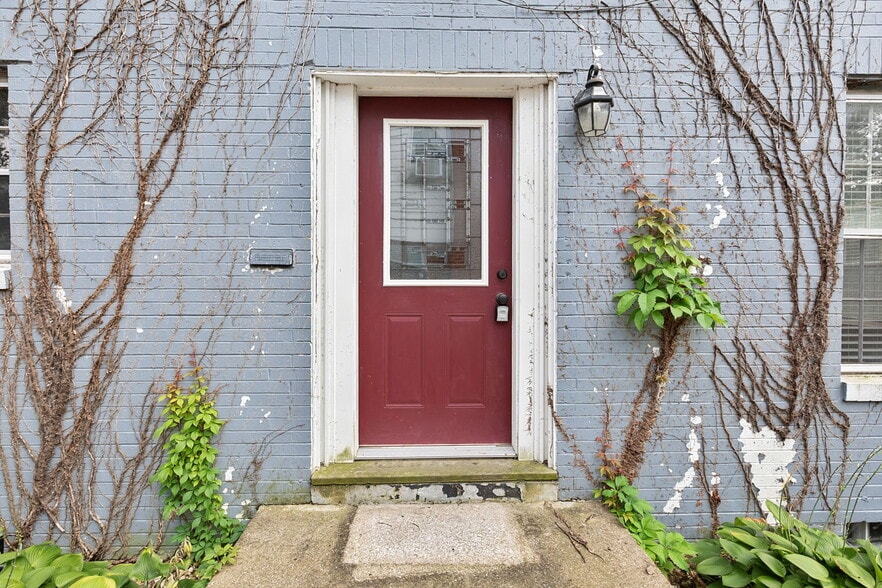 Building Photo - 5661 N Illinois St