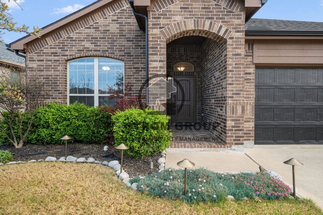 Building Photo - 1036 Cushing Dr