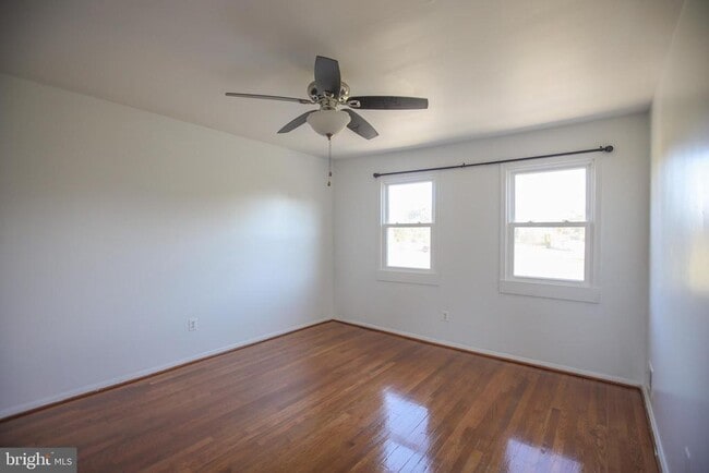 Building Photo - 12337 Chesterton Dr