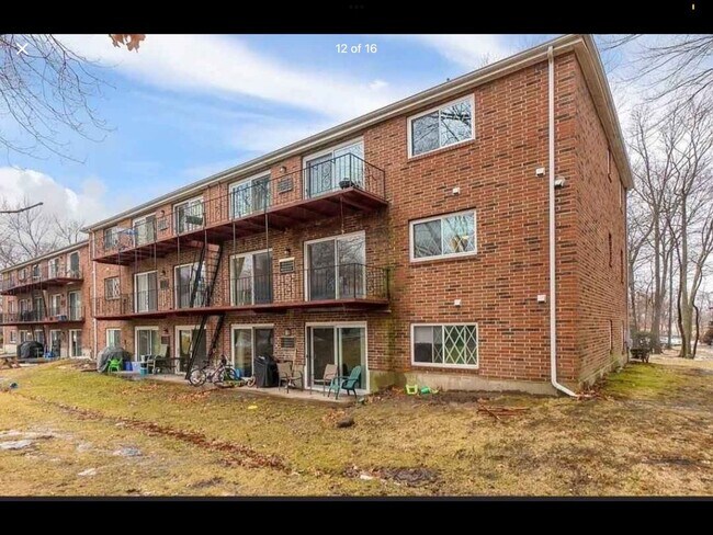 Building Photo - Spacious 3BR Condo in North Andover
