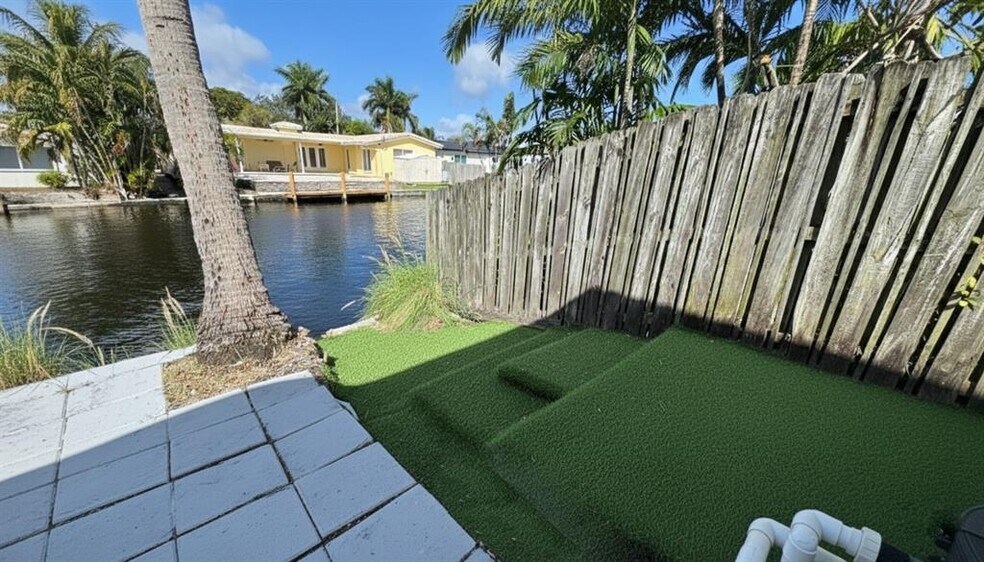 Building Photo - 3801 NE 16th Ter