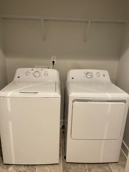 Building Photo - 4124 Castleton Rd