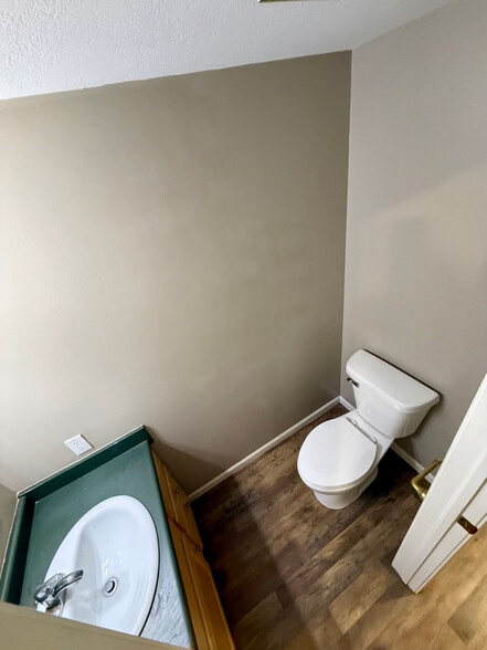 Building Photo - 2759 Pin Oak Dr