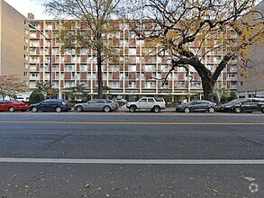 Building Photo - 800 4th St SW