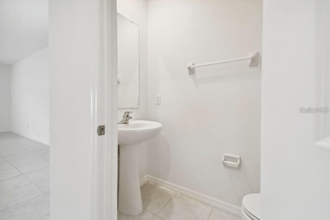 Building Photo - 6335 Ten Acre Ct