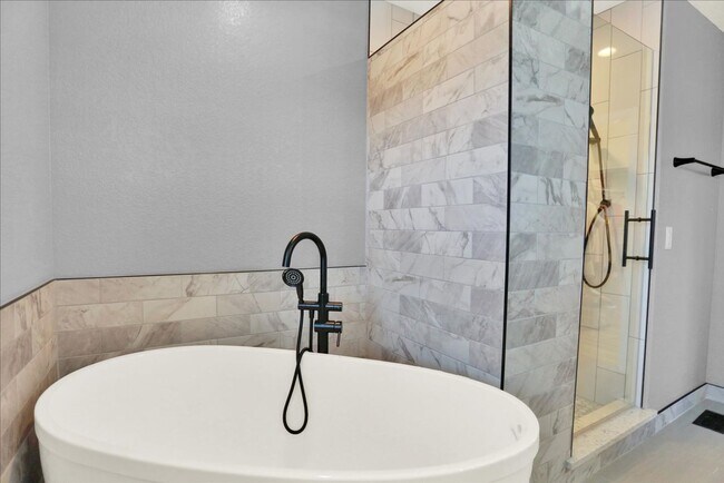 Building Photo - Stunning 3 Bedroom Home in Parker, Mountai...