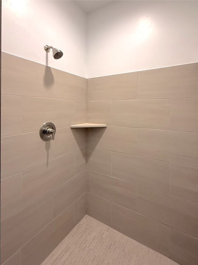 Building Photo - Brand New 3 bed, 2.5 Bath 1 car garage Townhome