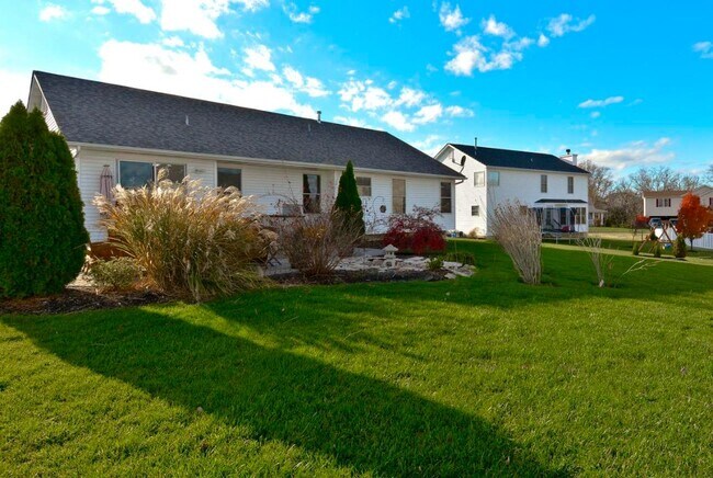 Building Photo - 287 Kerstyn Dr