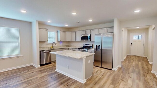 Building Photo - 172 Laila Wy