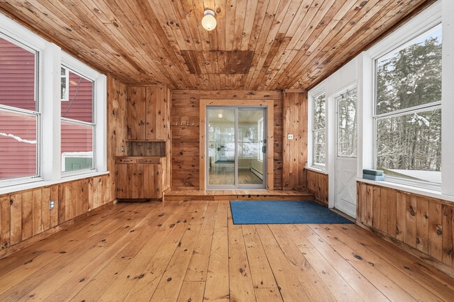 Building Photo - 11 Caribou Dr