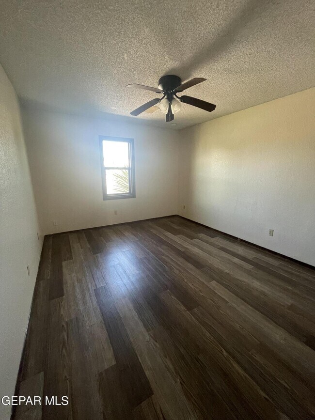 Building Photo - 1382 Adabel Dr