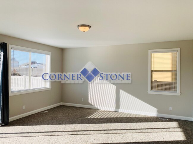 Building Photo - Wonderful Home In Middleton with 3 Car Garage!