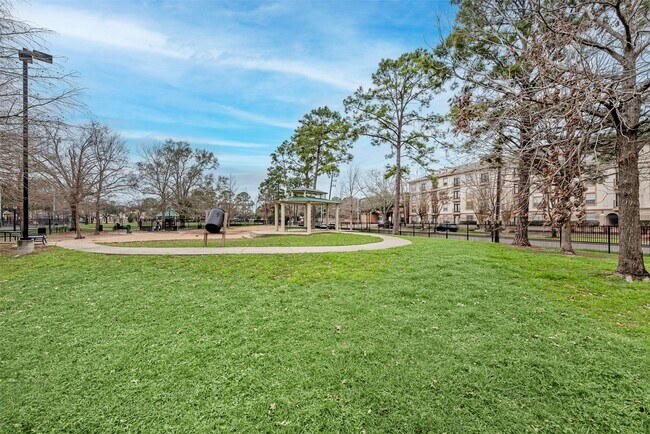 Building Photo - 661 Bering Dr