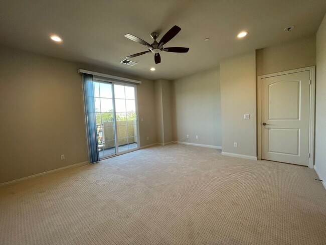 Building Photo - 534 Camden Yards Wy