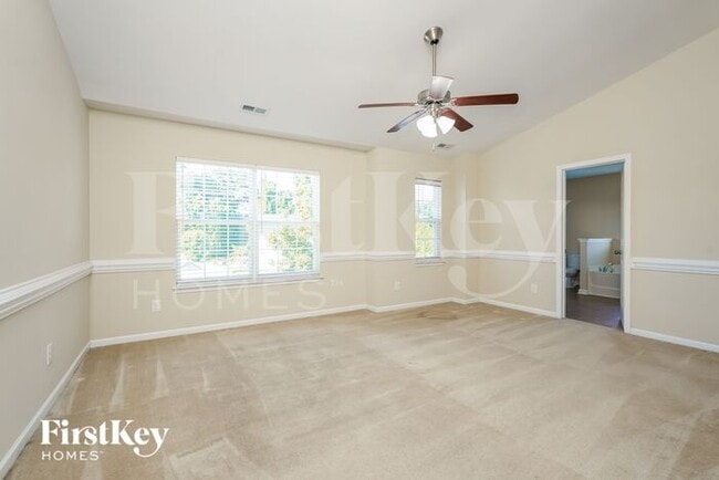 Building Photo - 5277 Crosswinds Rd