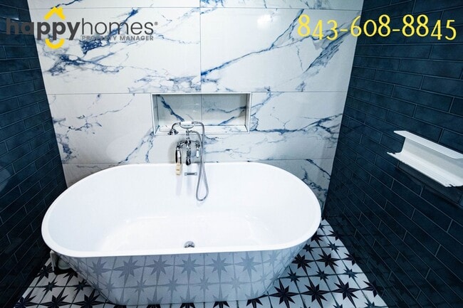 Building Photo - 2/2 Fully Furnished condo in The Meridian ...